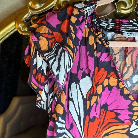 Xxl lightweight ruffle sleeve blouse - Picture 5 of 7